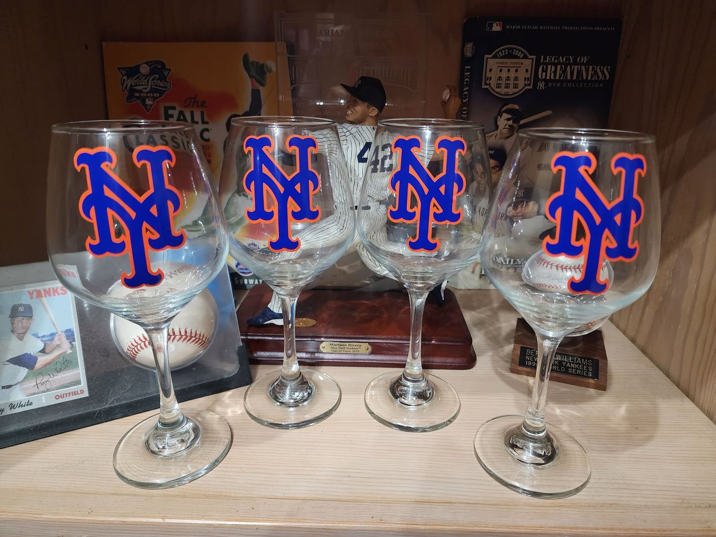 Yankees  vs. Mets wine glasses