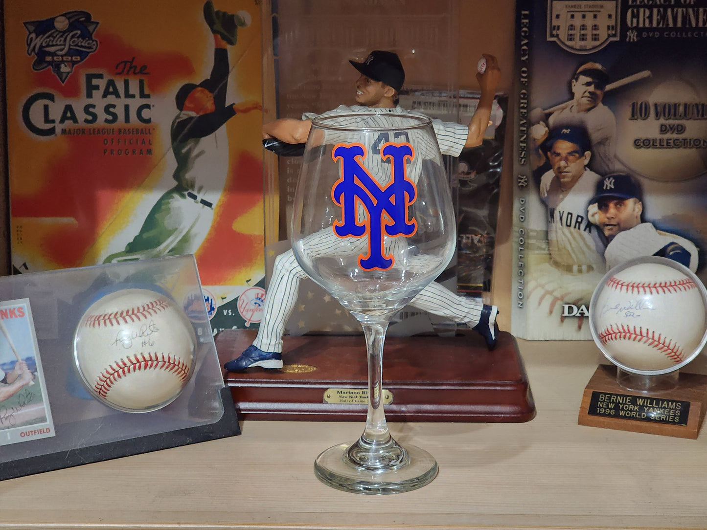Yankees vs. Mets wine glasses