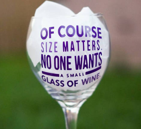 Funny Wine Glass, Gift for her, Size matters, Gag Gift, Funny Gift, Bride  Gift, Bachelorette gift