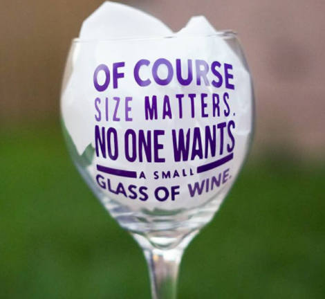 Funny Wine Glass, Gift for her, Size matters, Gag Gift, Funny Gift, Bride Gift, Bachelorette gift - CCCreationz
