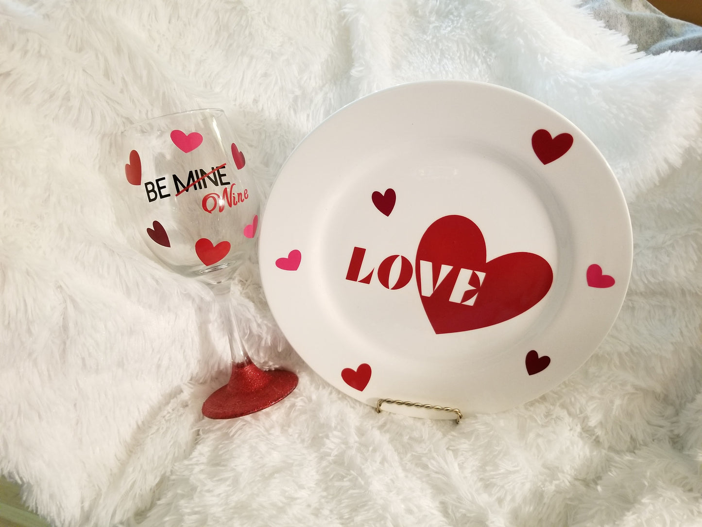 AntiValentine's Gift, Funny Wine Glass, Anti Valentines Day, Singles Gift, Friends Gift, Valentine for Her, Valentine's Day Gift, BE MINE - CCCreationz