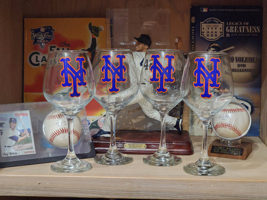 Yankees  vs. Mets wine glasses
