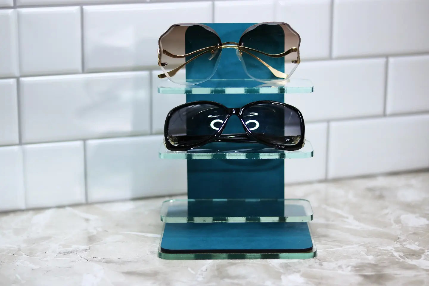 Sunglasses stand