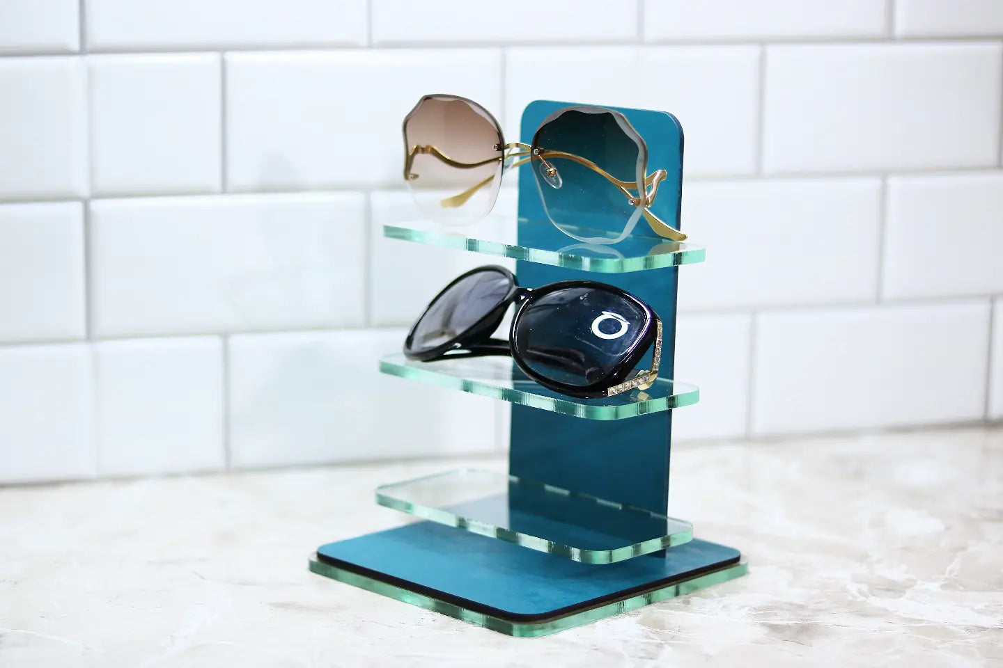 Sunglasses stand