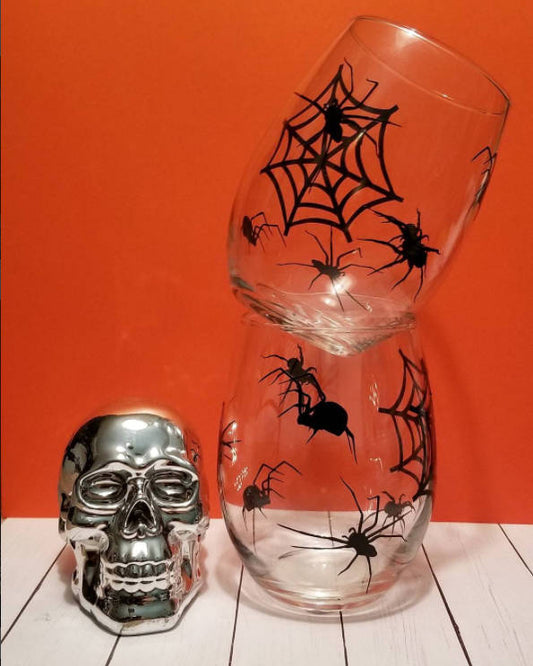 Spider Infested wine glasses / Halloween Spider/ - CCCreationz