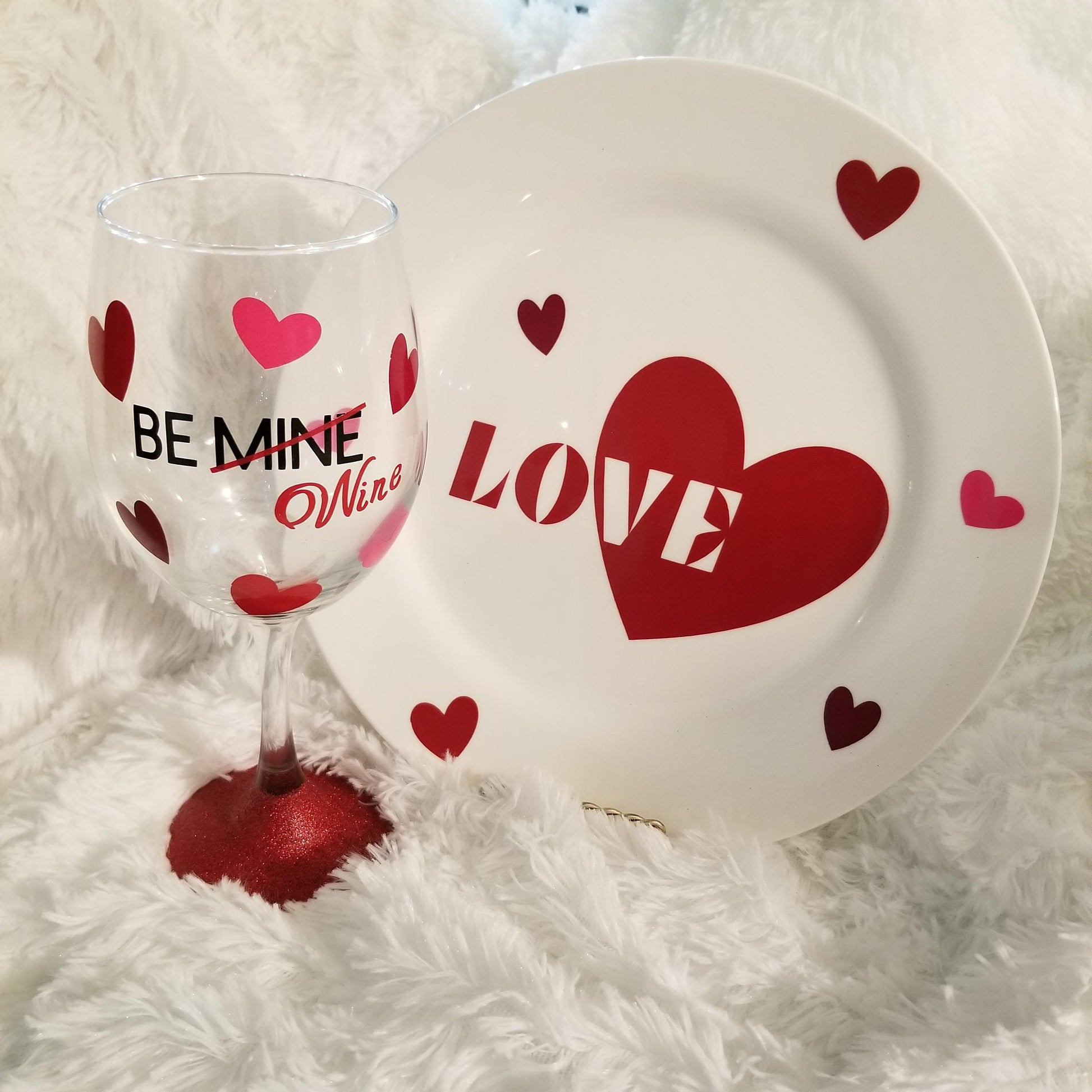 AntiValentine's Gift, Funny Wine Glass, Anti Valentines Day, Singles Gift, Friends Gift, Valentine for Her, Valentine's Day Gift, BE MINE - CCCreationz