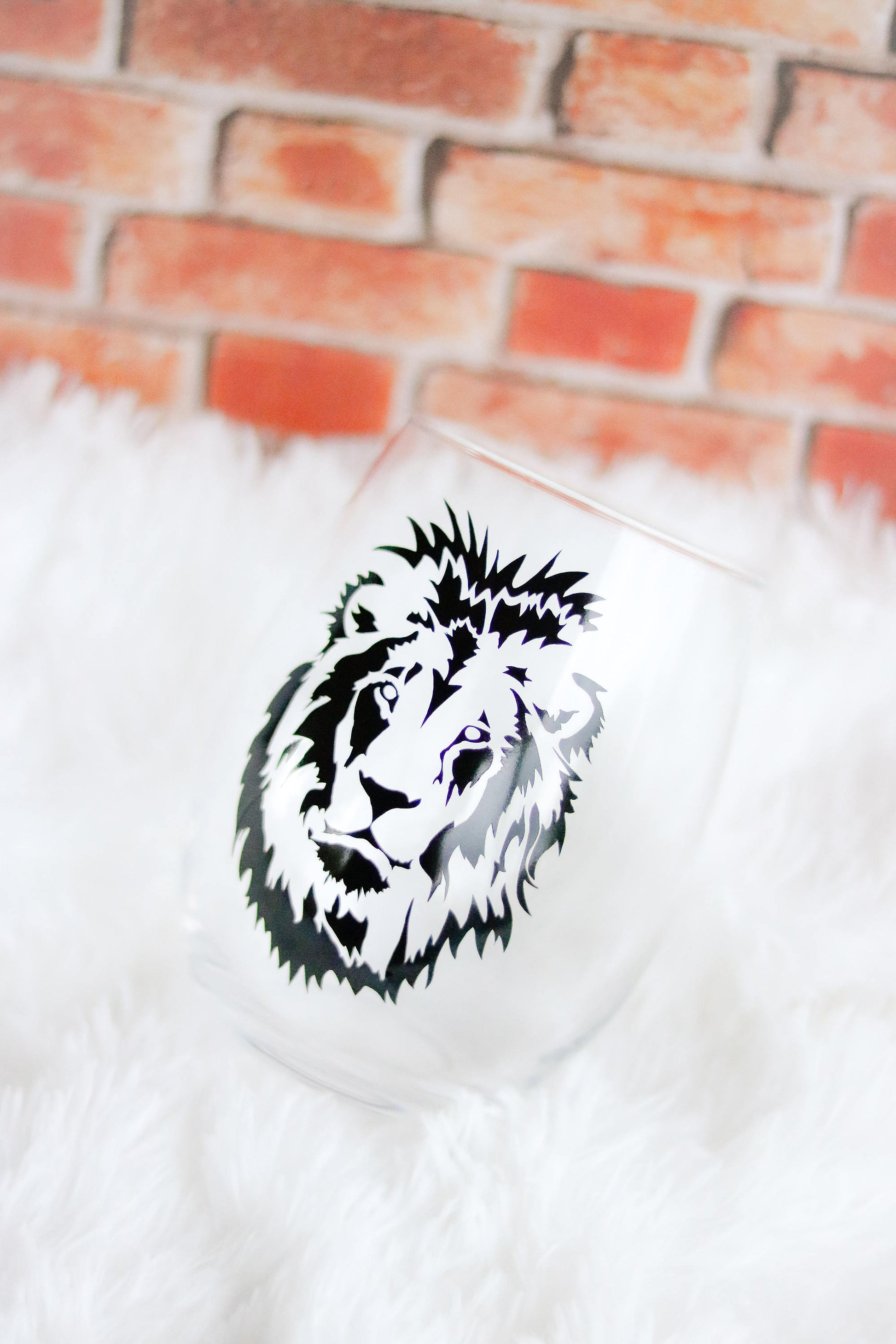Lion Wine Glass, King, Leo Gift, Safari, Valentines Day, Custom Wine Glass - CCCreationz