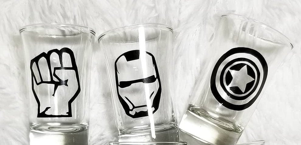 Marvel Set, Bar Glass Set, Iron man, Thor, Hulk, Captain America, Hawk, Black Widow, Super Hero - CCCreationz